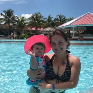 Meet your Posher, Daniela